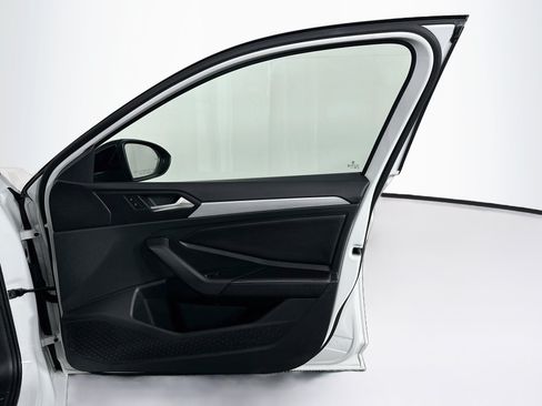 Used 2025 Volkswagen Jetta Sport FWD image 30