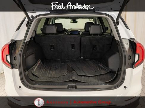 Used 2023 GMC Terrain SLT AWD/4WD image 5