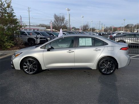 Used 2025 Toyota Corolla SE image 5