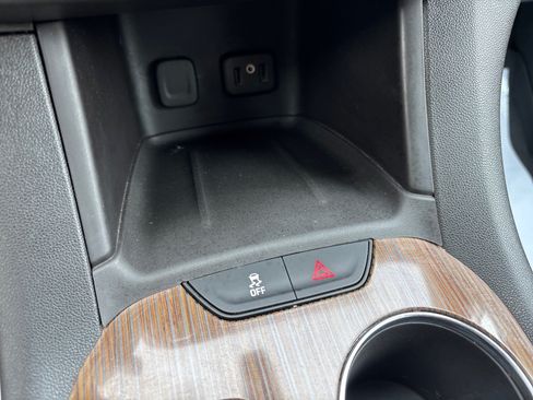 Used 2018 GMC Acadia SLE AWD/4WD image 34