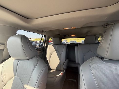 Used 2023 Toyota Highlander Limited AWD/4WD image 29