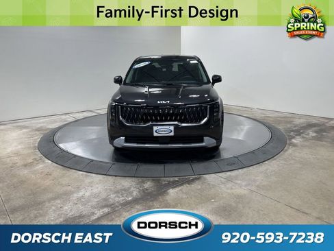 New 2026 Kia Carnival image 2