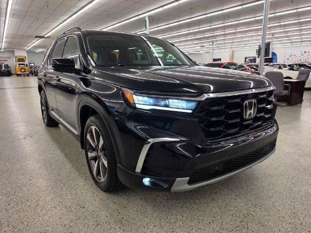 Used 2025 Honda Pilot Elite image 4