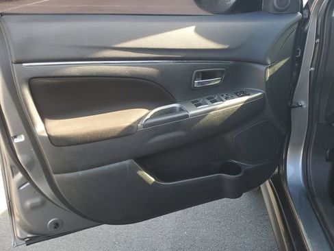 Used 2020 Mitsubishi Outlander Sport SE image 16