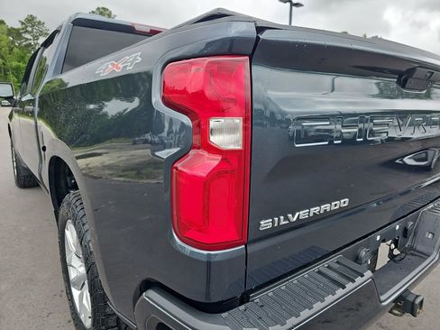 Used 2022 Chevrolet Silverado 1500 Custom AWD/4WD image 17