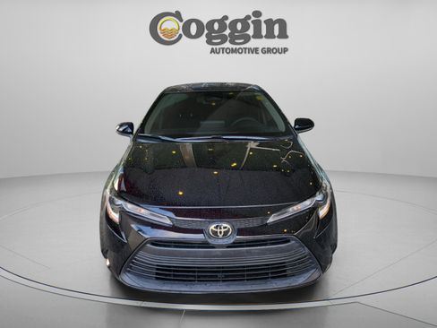 Certified 2025 Toyota Corolla LE image 8