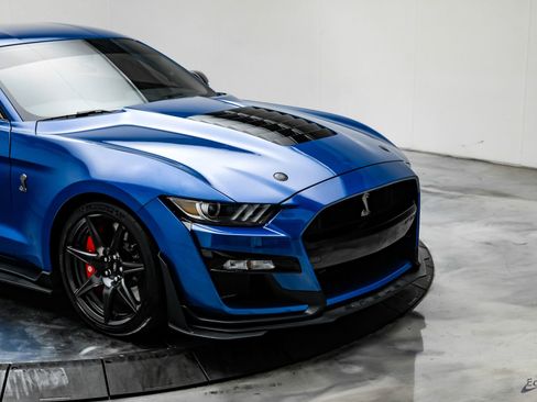 Used 2021 Ford Mustang Shelby GT500 w/ Carbon Fiber Track Pack image 25