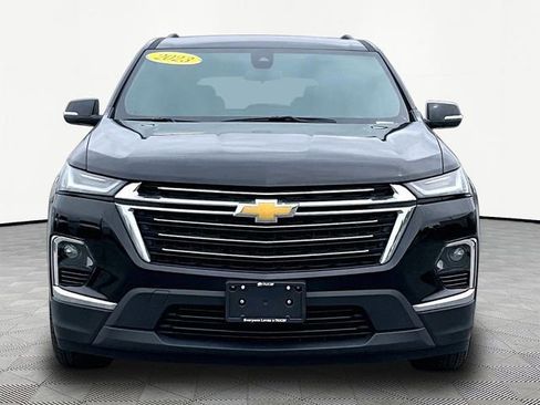 Used 2023 Chevrolet Traverse LT FWD image 2