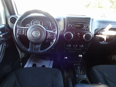 Used 2018 Jeep Wrangler Unlimited Sport S image 18