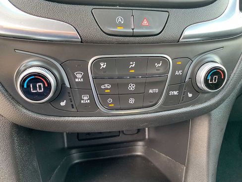 Certified 2023 Chevrolet Equinox LT AWD/4WD image 17