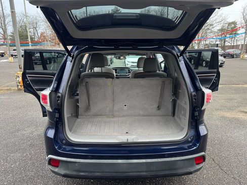 Used 2014 Toyota Highlander Limited w/ Preferred Accessory Package image 11