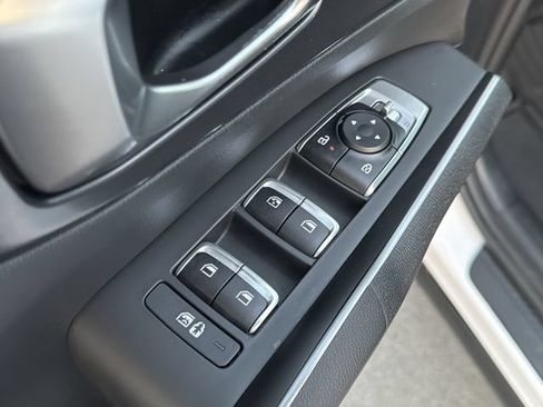 Used 2024 Kia Sorento S w/ Panoramic Sunroof Package FWD image 23