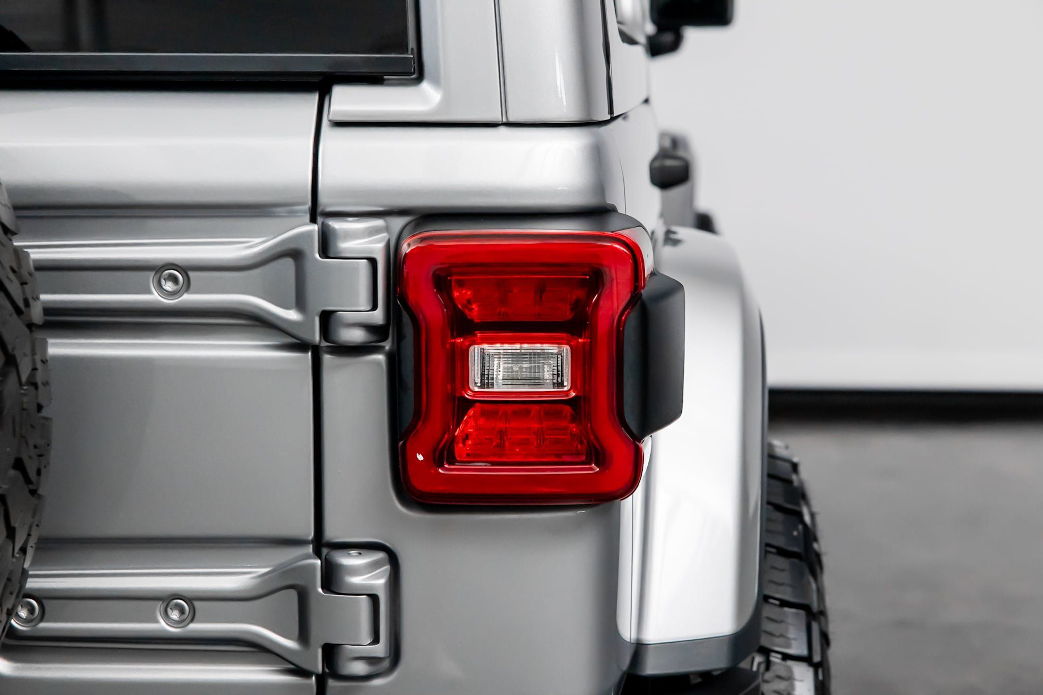 Used 2021 Jeep Wrangler Unlimited Sahara AWD/4WD image 19
