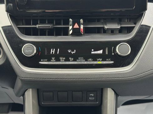 Used 2023 Toyota Corolla Cross LE image 42