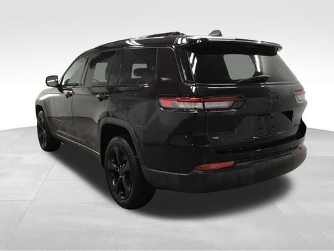 Used 2023 Jeep Grand Cherokee L Limited w/ Black Appearance Package image 14