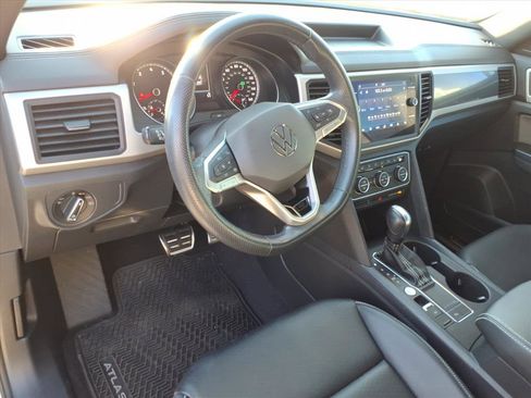Used 2021 Volkswagen Atlas Cross Sport SE image 8