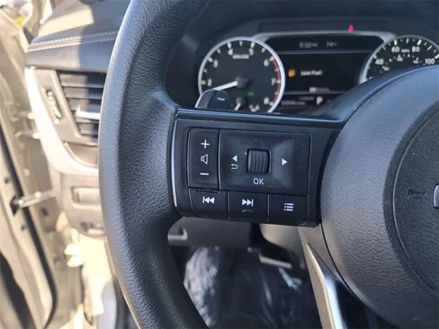 Used 2024 Nissan Rogue SV image 20