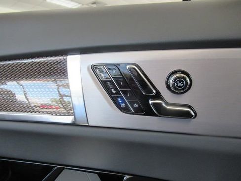 New 2026 Cadillac Vistiq Sport image 27