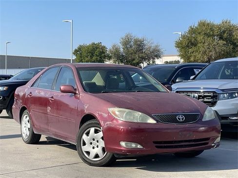 Used 2004 Toyota Camry SE image 2