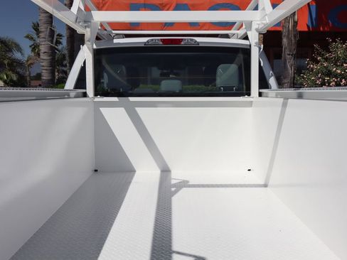 Used 2024 Ford F250 XL w/ XL Chrome Package image 9