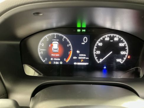 Used 2025 Honda HR-V LX image 17