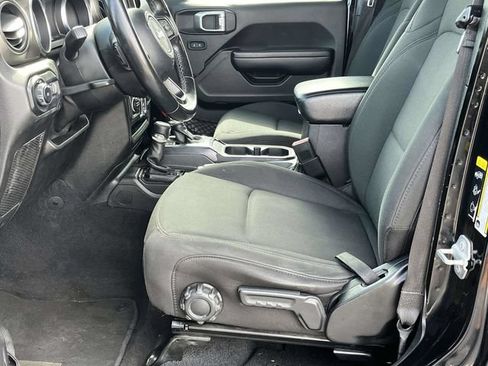 Used 2021 Jeep Wrangler Unlimited Sport AWD/4WD image 13