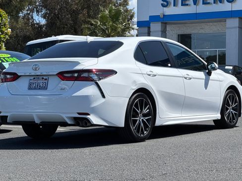 Used 2022 Toyota Camry SE FWD image 5