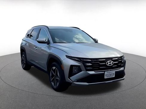 Used 2025 Hyundai Tucson SEL AWD/4WD image 3