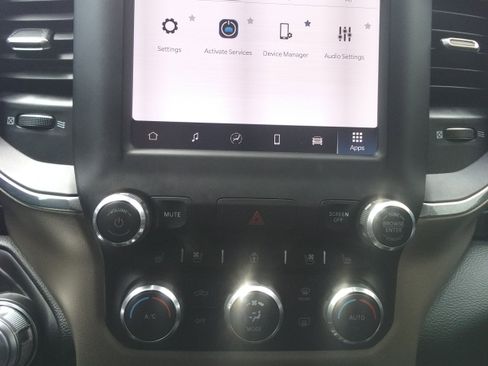 Used 2022 RAM 1500 Laramie AWD/4WD image 30