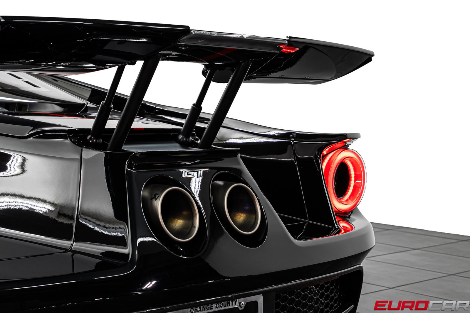 Used 2020 Ford GT Carbon Series RWD image 32