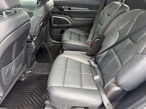 Used 2023 Kia Telluride EX w/ EX Captain's Chair Package FWD image 13