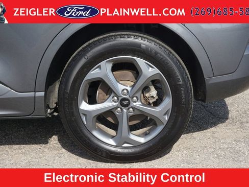 Used 2023 Ford Escape ST-Line Select AWD/4WD image 9