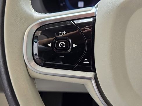 Used 2023 Volvo XC60 B5 Plus w/ Protection Package Premier image 28