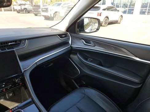 Used 2021 Jeep Grand Cherokee L Limited image 11