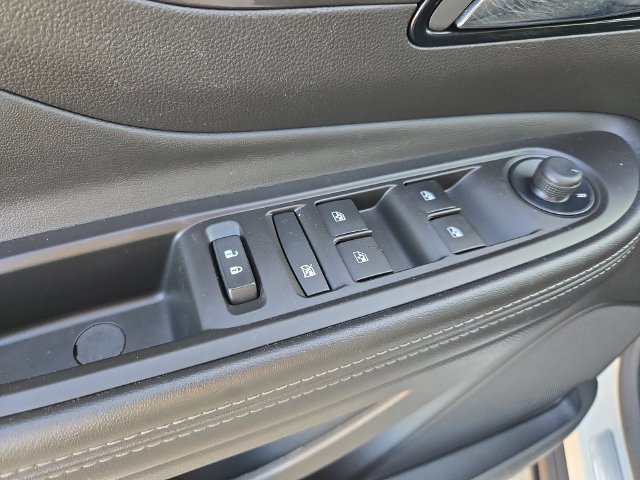 Used 2022 Buick Encore Preferred w/ Safety Package FWD image 21