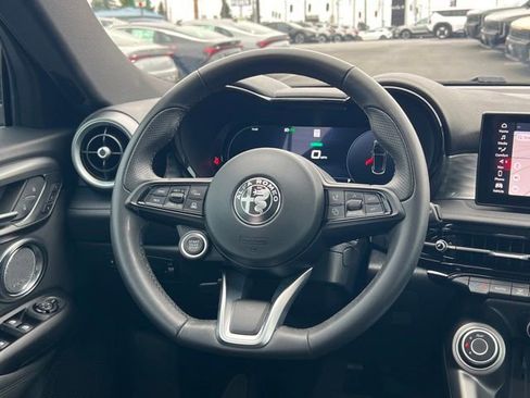 Used 2024 Alfa Romeo Tonale Ti AWD/4WD image 14