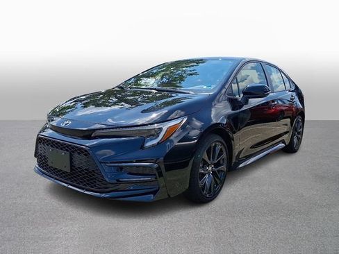 Used 2026 Toyota Corolla SE FWD image 1