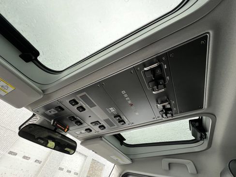 Used 2025 INEOS Grenadier Fieldmaster Edition image 19