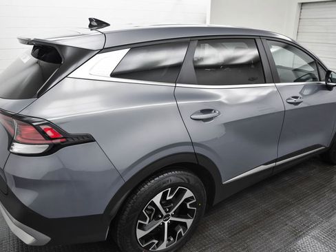 Used 2023 Kia Sportage EX image 7