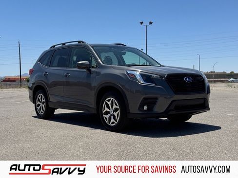 Used 2024 Subaru Forester Premium image 1