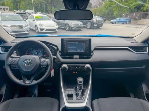 Used 2019 Toyota RAV4 LE AWD/4WD image 7
