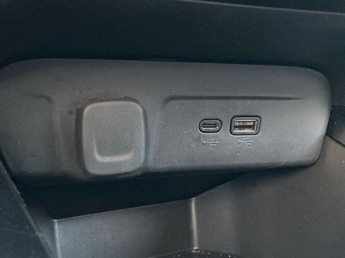 Used 2025 Chevrolet Trax LT image 23