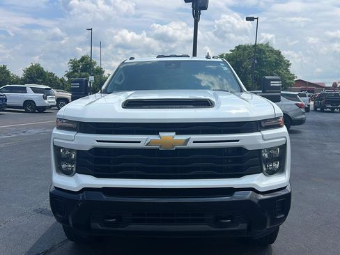 Used 2024 Chevrolet Silverado 2500 Custom w/ Custom Value Package AWD/4WD image 3