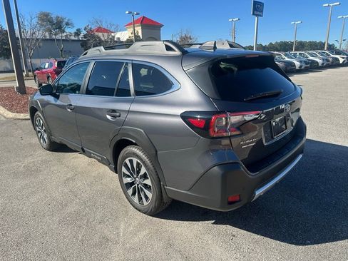 Used 2025 Subaru Outback Limited w/ Popular Package #2 AWD/4WD image 9