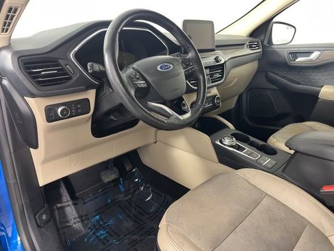 Used 2020 Ford Escape Titanium image 2