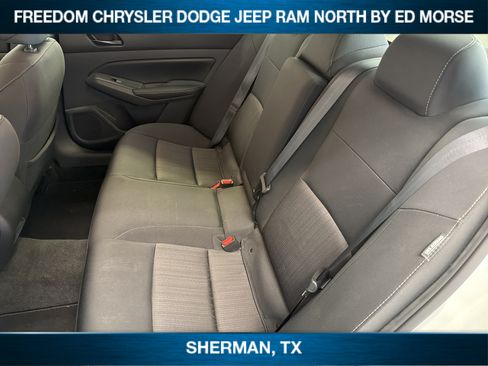 Used 2024 Nissan Altima 2.5 SV AWD/4WD image 7