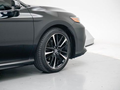 Used 2019 Toyota Camry XSE FWD image 7
