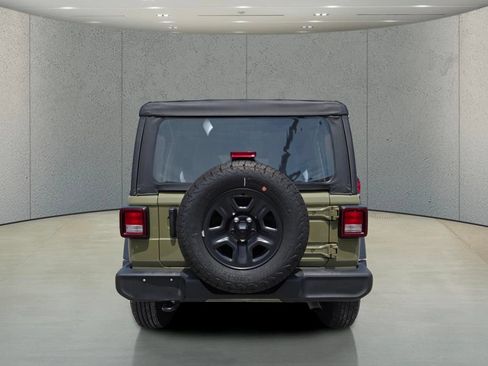 Used 2025 Jeep Wrangler Unlimited Sport AWD/4WD image 5