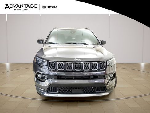 Used 2023 Jeep Compass Limited AWD/4WD image 3