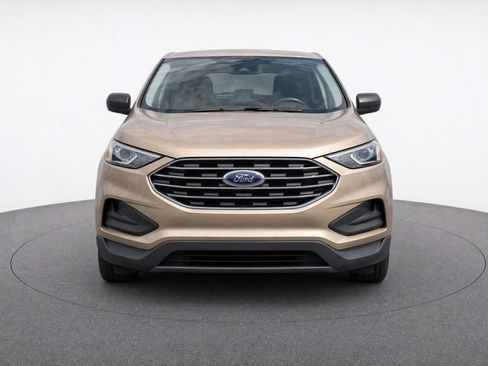 Used 2020 Ford Edge SE FWD image 5